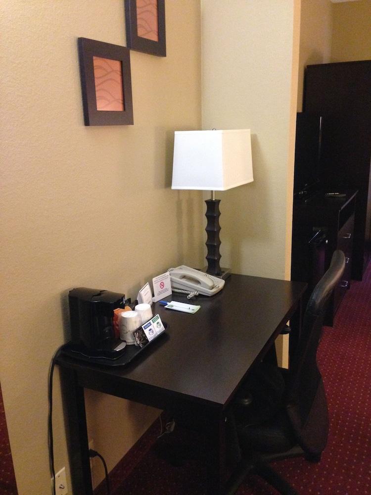 Quality Inn & Suites Little Rock West Bagian luar foto