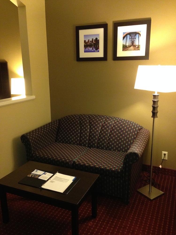 Quality Inn & Suites Little Rock West Bagian luar foto