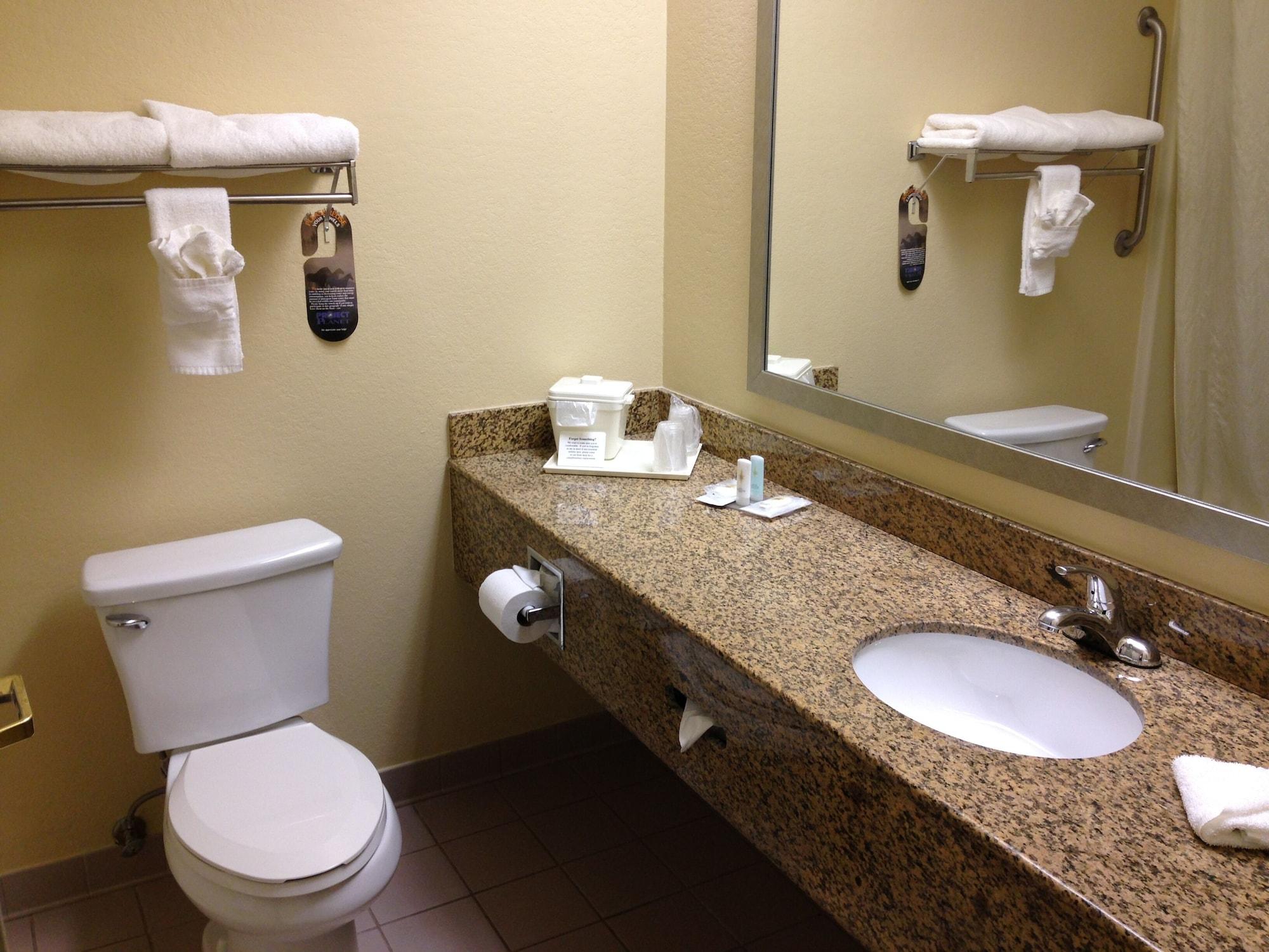 Quality Inn & Suites Little Rock West Bagian luar foto