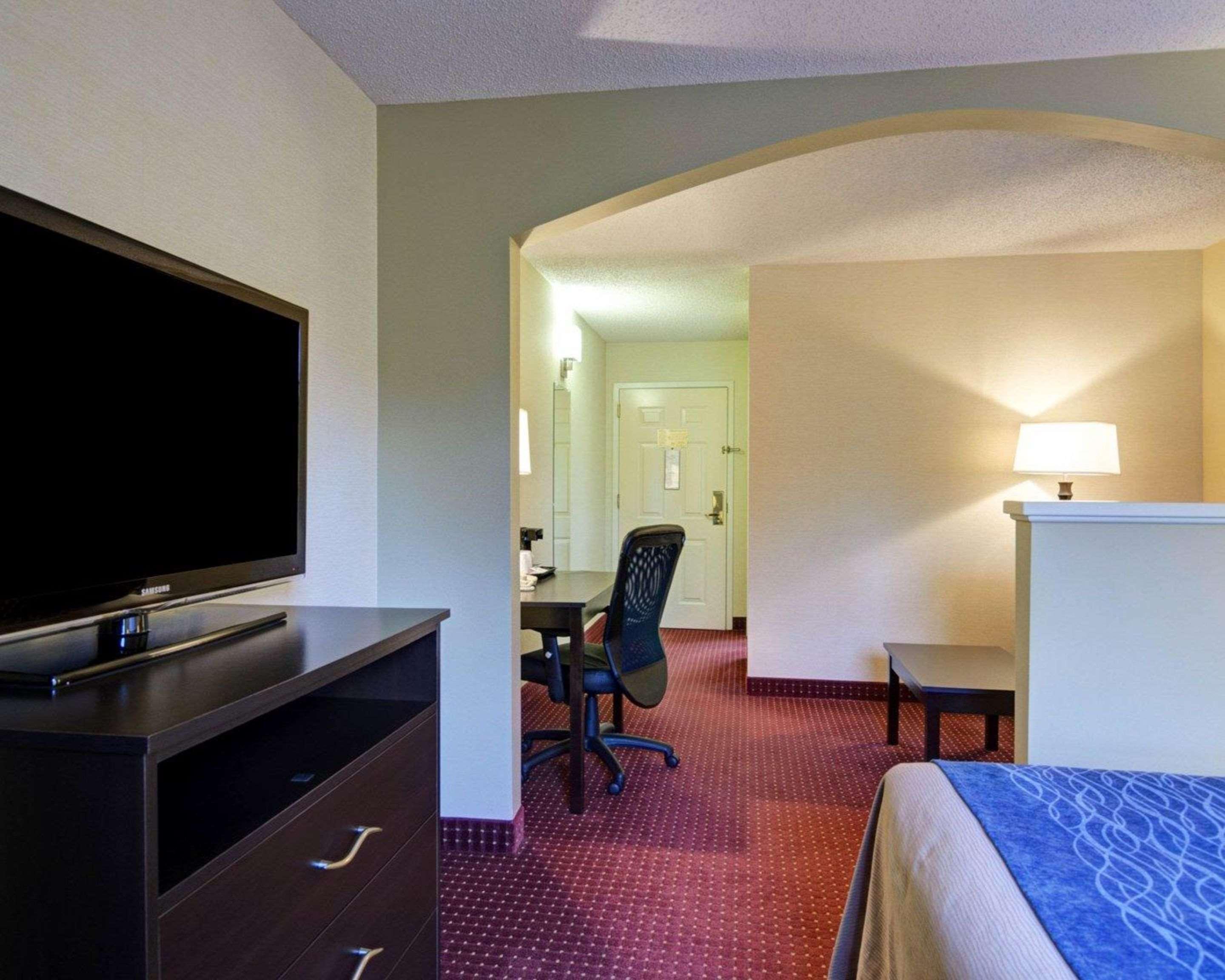 Quality Inn & Suites Little Rock West Bagian luar foto