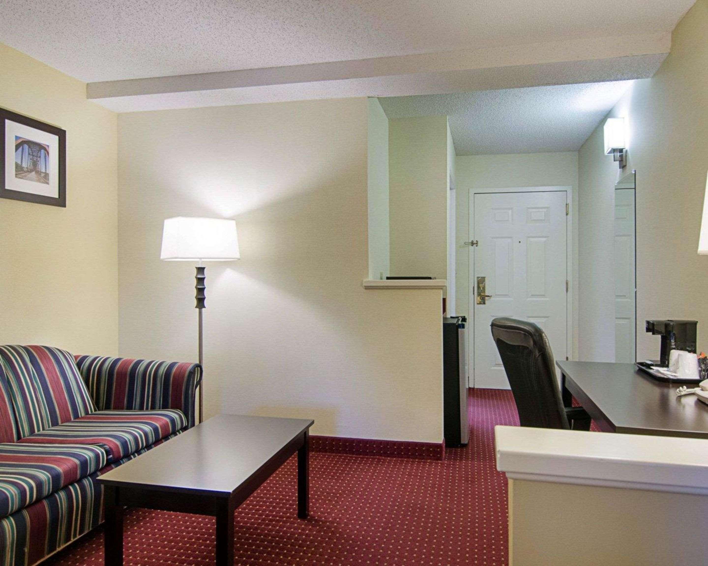 Quality Inn & Suites Little Rock West Bagian luar foto