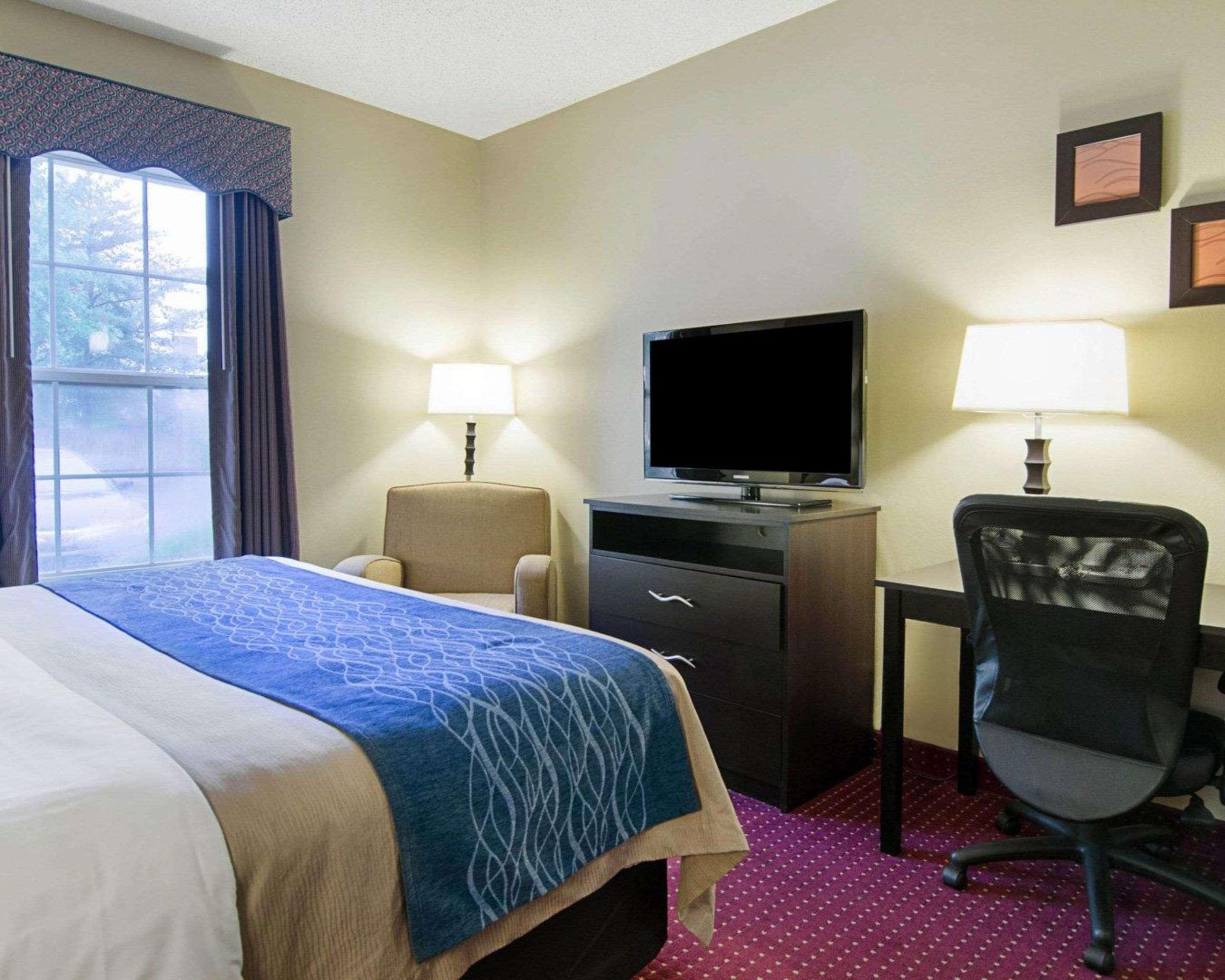 Quality Inn & Suites Little Rock West Bagian luar foto