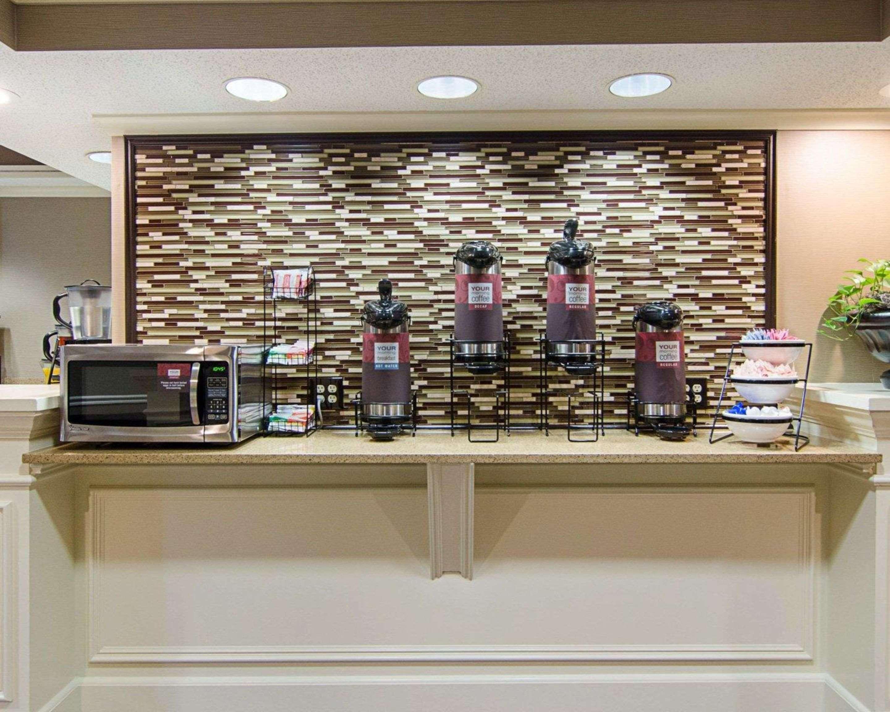 Quality Inn & Suites Little Rock West Bagian luar foto