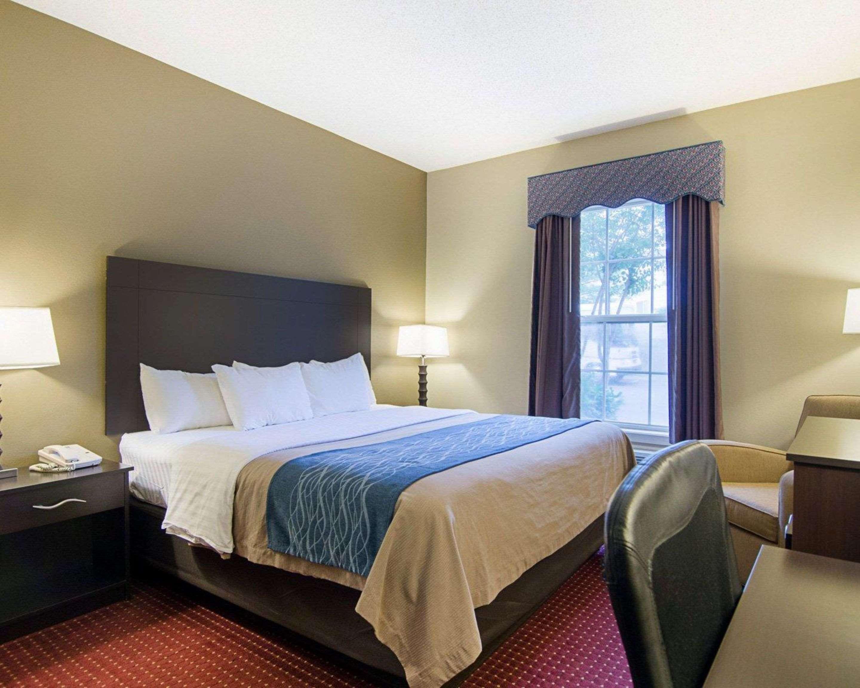 Quality Inn & Suites Little Rock West Bagian luar foto