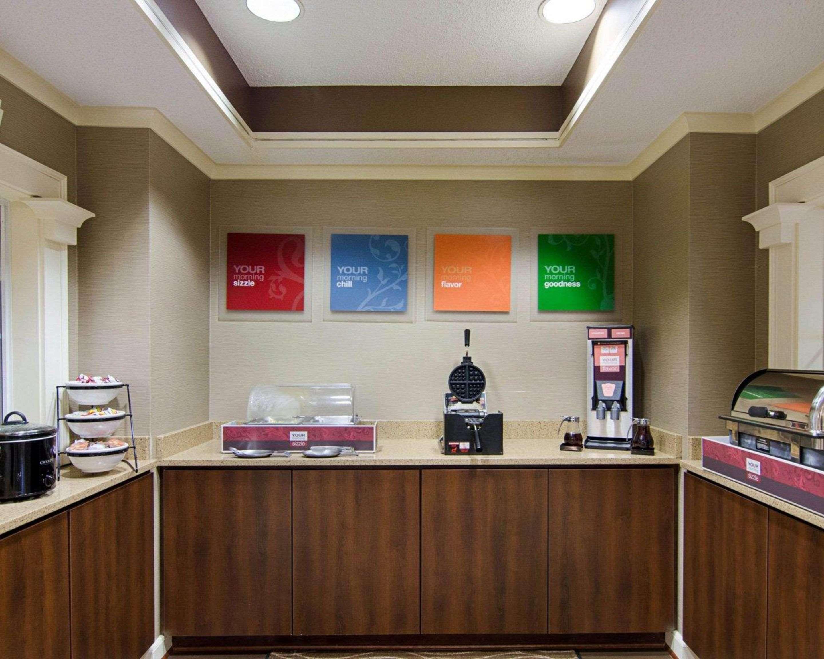 Quality Inn & Suites Little Rock West Bagian luar foto