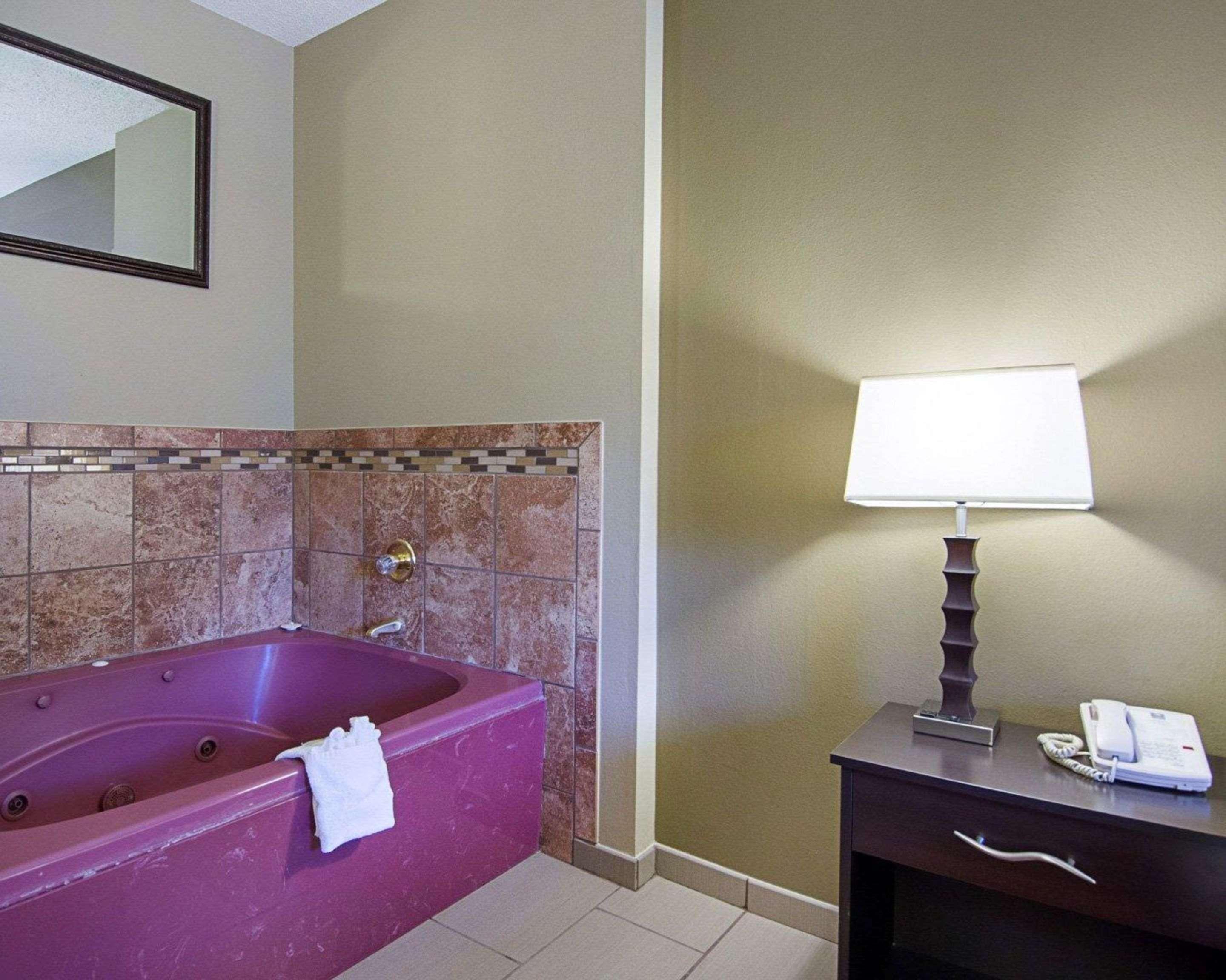 Quality Inn & Suites Little Rock West Bagian luar foto