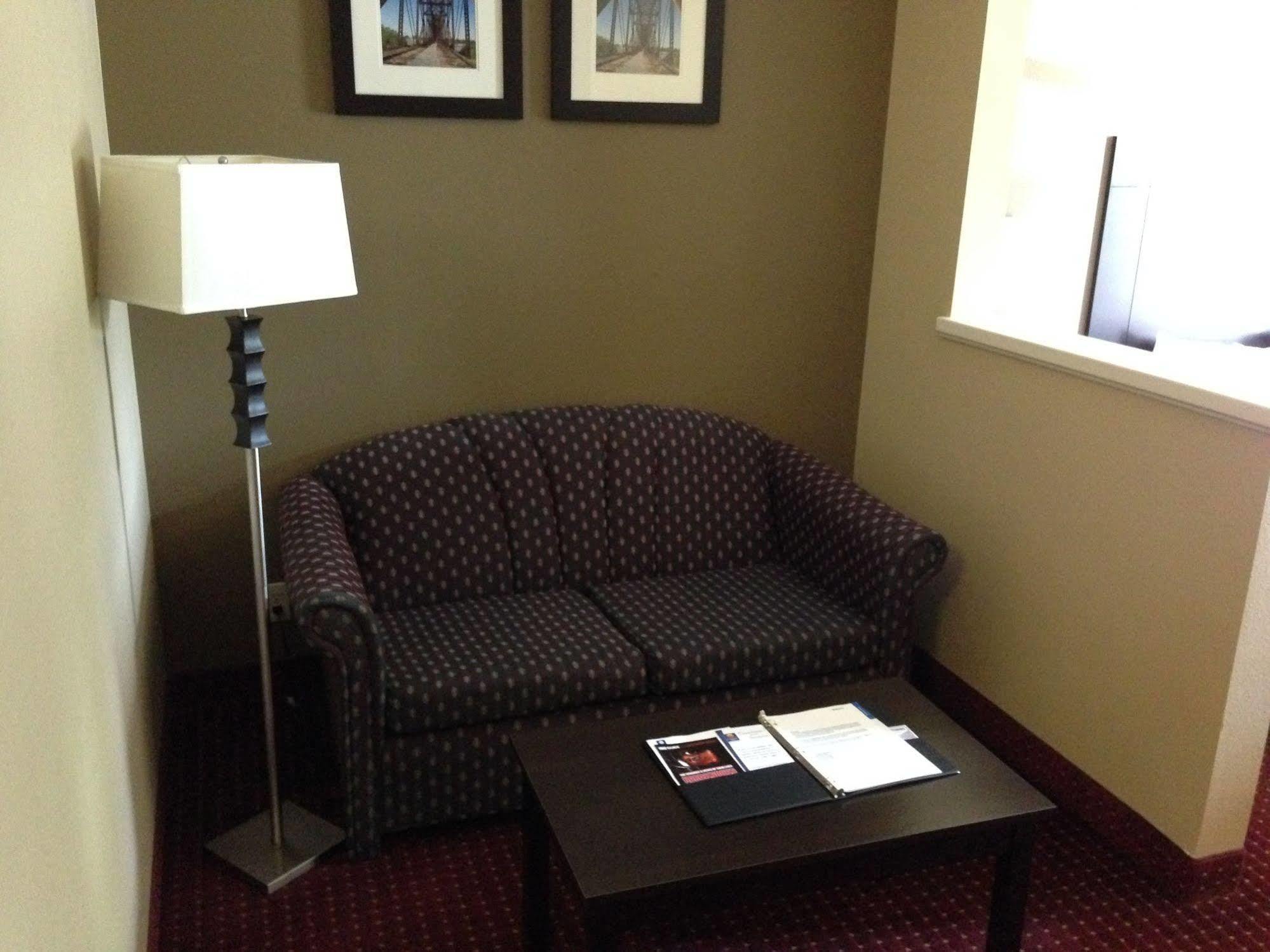 Quality Inn & Suites Little Rock West Bagian luar foto